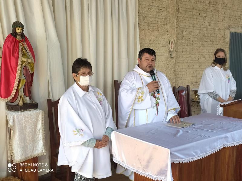 Devotos participaram da 1Âª CelebraÃ§Ã£o da Santa Missa da Festa em Louvor ao Bom Jesus em Linha Nova 