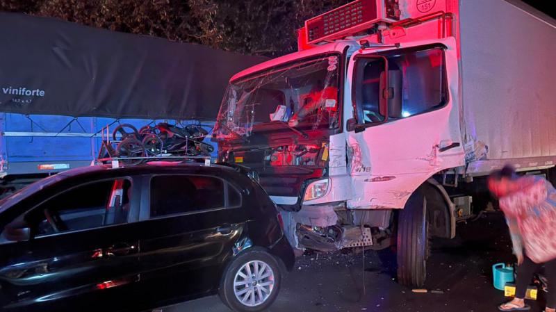 Guaraniaçu: Acidente na BR 277 envolve 14 veículos e deixa um morto e vários feridos