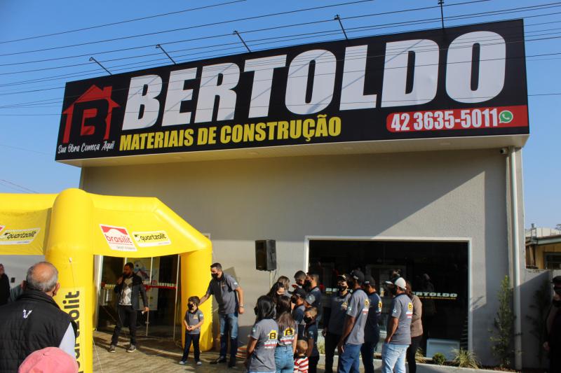 Está de portas abertas em Laranjeiras do Sul a Bertoldo Materiais de Construção