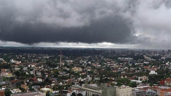 Paraná pode ter tempestades e ventos de até 80 km/h nesta terça-feira