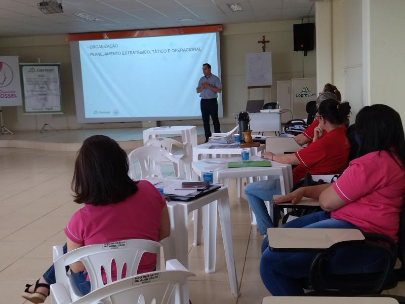 Coprossel explica as diretrizes e Ã¡reas estratÃ©gicas da cooperativa para mulheres do PDLF 
