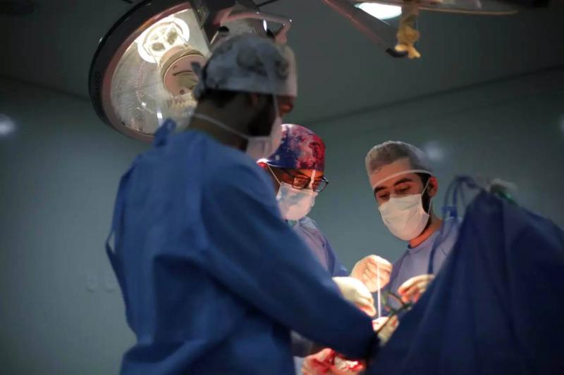 Hospital UniversitÃ¡rio do Oeste realiza cirurgia de reconstruÃ§Ã£o de crÃ¢nio com molde 3D