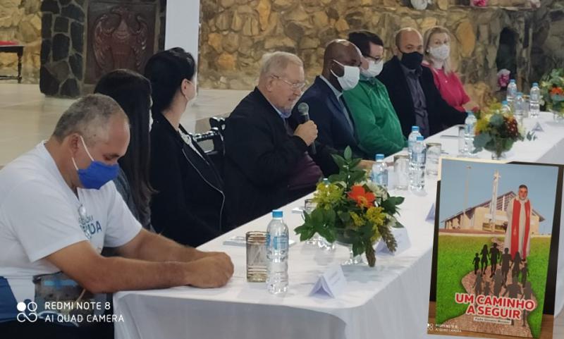 LanÃ§amento do livro sobre a vida do padre Silvano 