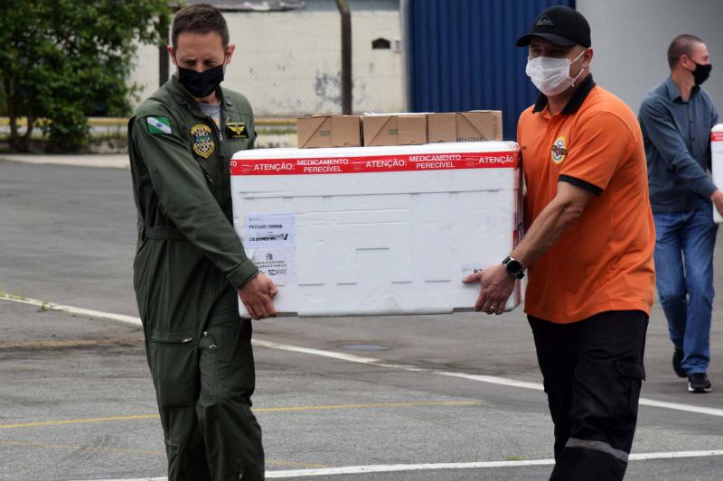 SaÃºde distribui 583,6 mil vacinas contra a Covid-19 nesta quarta-feira