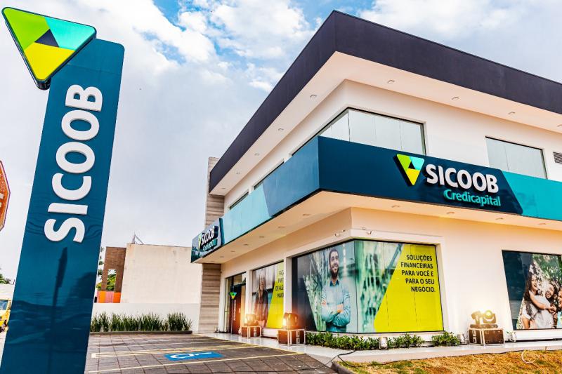 Com localizaÃ§Ã£o privilegiada, Sicoob Credicapital reinaugura agÃªncia em Cascavel