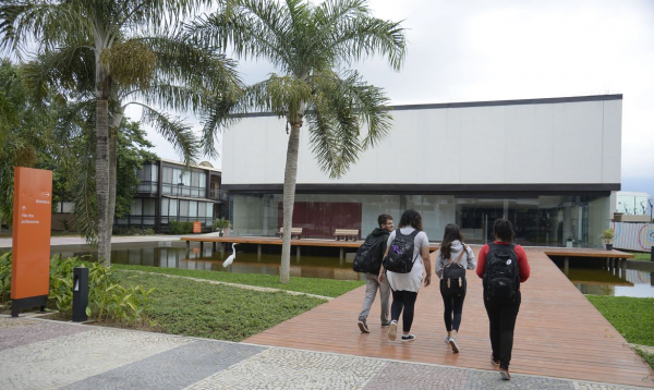 Pesquisa mostra preocupaÃ§Ã£o de estudantes com mercado de trabalho