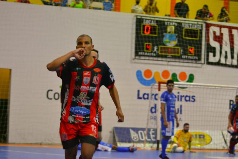OperÃ¡rio Laranjeiras bate Ampere e se garante na 3Âª fase da TaÃ§a FederaÃ§Ã£o de Futsal.