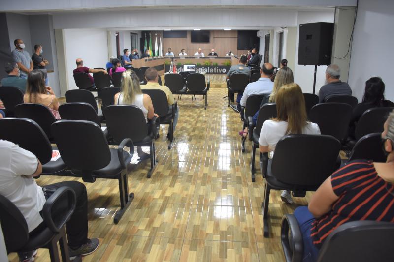 Em sessÃ£o extraordinÃ¡ria, CÃ¢mara de Vereadores de Laranjeiras do Sul aprova vetos e seis projetos de lei em 1Âª discussÃ£o