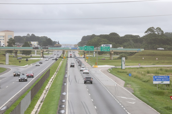 Após ameaça de greve de caminhoneiros, rodovias operam sem bloqueios, diz governo