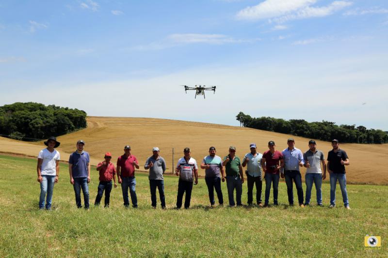Aconteceu em Virmond, o lanÃ§amento do maior drone de pulverizaÃ§Ã£o agrÃ­cola do Brasil