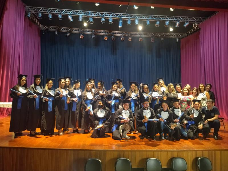 CEEP de Laranjeiras do Sul forma mais 23 profissionais do Curso TÃ©cnico em AdministraÃ§Ã£o