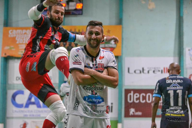 Com dois de Rafinha OperÃ¡rio Laranjeiras arranca empate em Dois Vizinhos