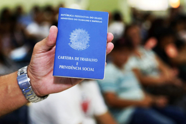 SalÃ¡rio mÃ­nimo regional serÃ¡ reajustado em 100% do INPC e deve partir de R$ 1,6 mil