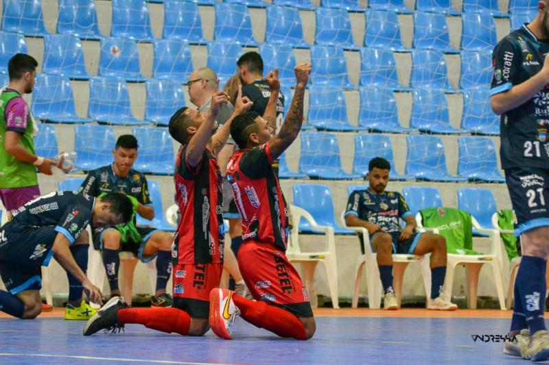 OperÃ¡rio Laranjeiras bate Dois Vizinhos e fica a um empate da Final da TaÃ§a FederaÃ§Ã£o.