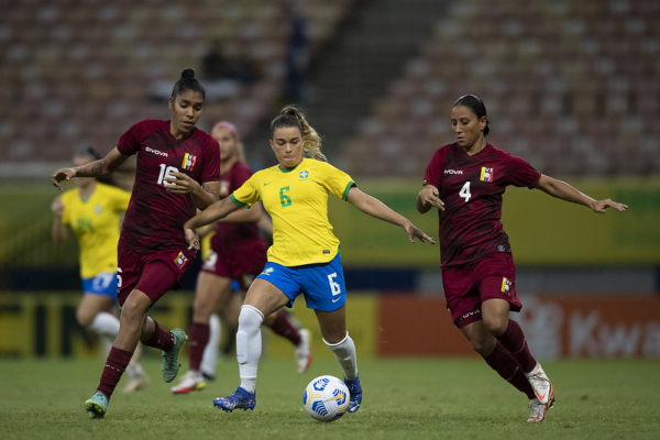 SeleÃ§Ã£o feminina de futebol oscila, mas goleia Venezuela em amistoso