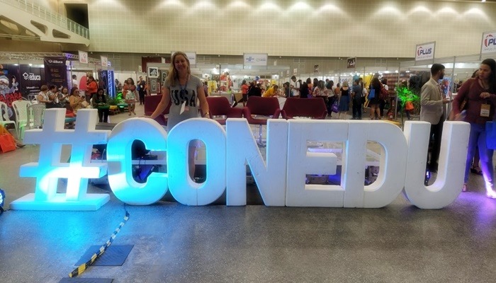 Professora de Laranjeiras do Sul participa do VII Congresso Nacional de EducaÃ§Ã£o