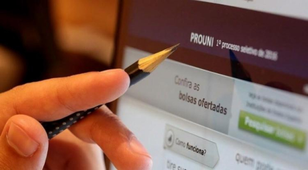 Prouni passa a aceitar estudantes de escola privada sem bolsa integral