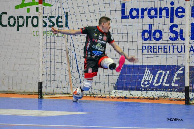Nos PÃªnaltis OperÃ¡rio Laranjeiras Garante a ClassificaÃ§Ã£o para a Final da Liga Futsal ParanÃ¡