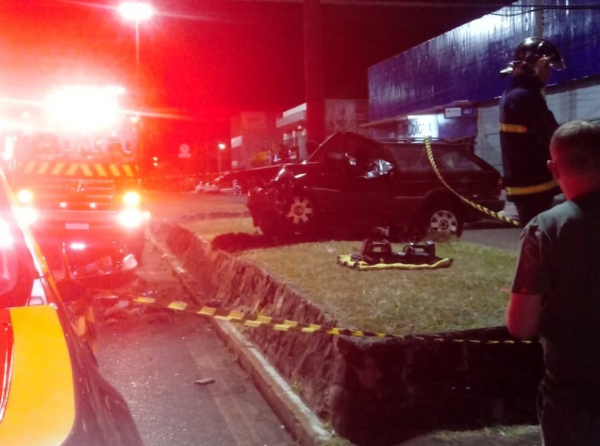 Motorista bÃªbado bate em carro e foge, mas se envolve em outro acidente e morre
