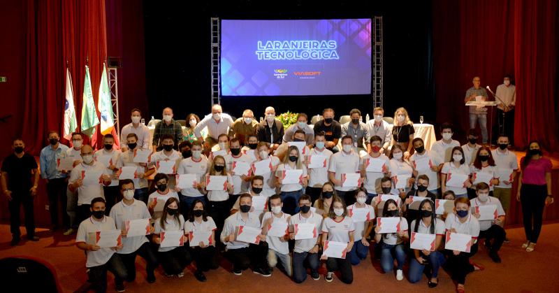  Laranjeiras do Sul forma a primeira turma do programa “Laranjeiras Tecnológica”