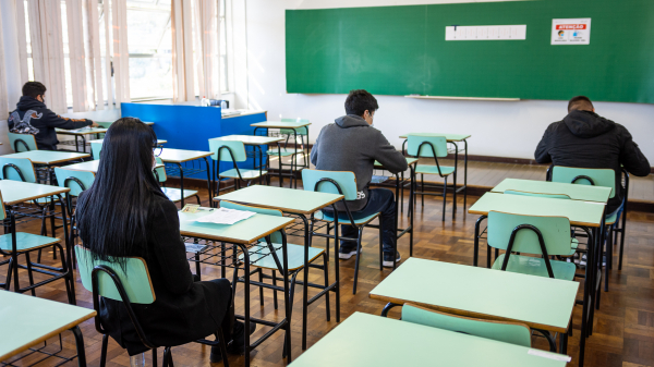 UFPR realiza vestibular no domingo; ensalamento estÃ¡ disponÃ­vel