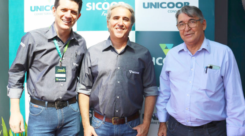 Show Rural Coopavel  - Sicoob promoveu rodas de conversas com Alexandre MendonÃ§a de Barros e Mariely Bif