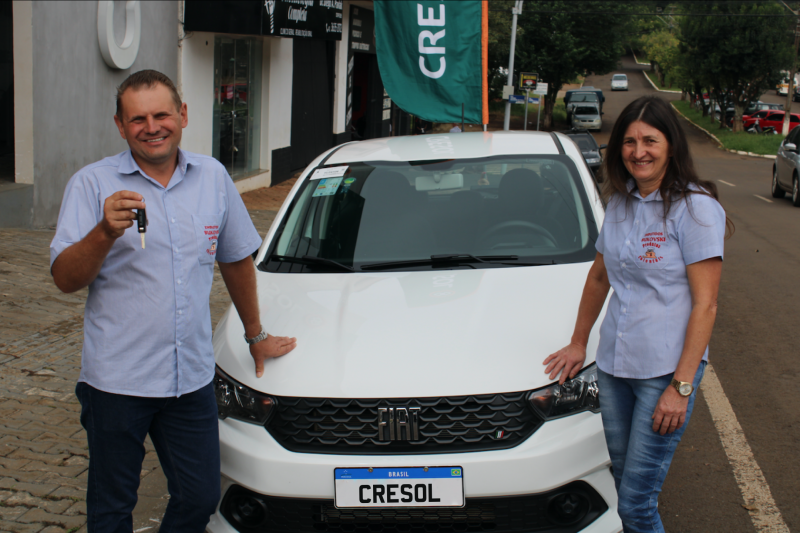 Cresol realiza entrega do carro 0 km da promoÃ§Ã£o Vem Junto que DÃ¡ Sorte