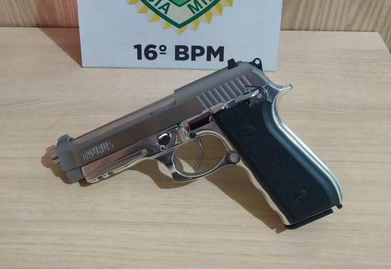 Cantagalo: PM encontra pistola roubada abandonada na BR 277