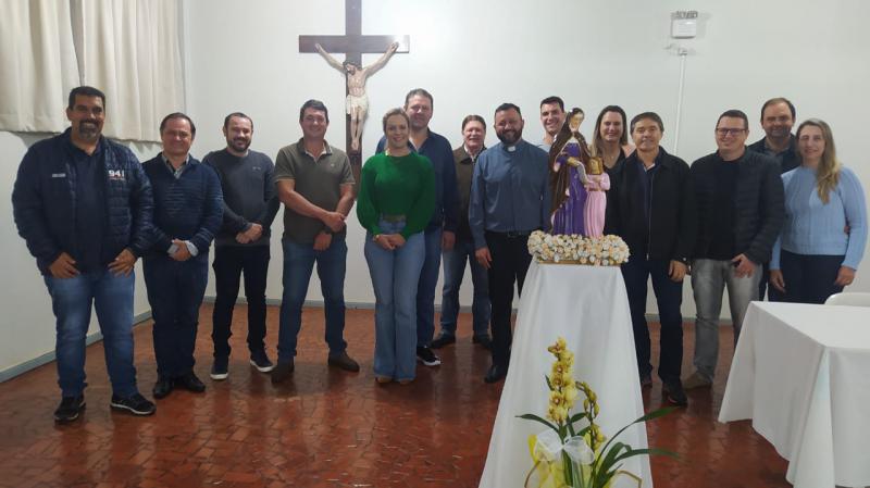 ReuniÃ£o Define EsboÃ§o da ProgramaÃ§Ã£o da Festa em Louvor a Padroeira Sant'Ana