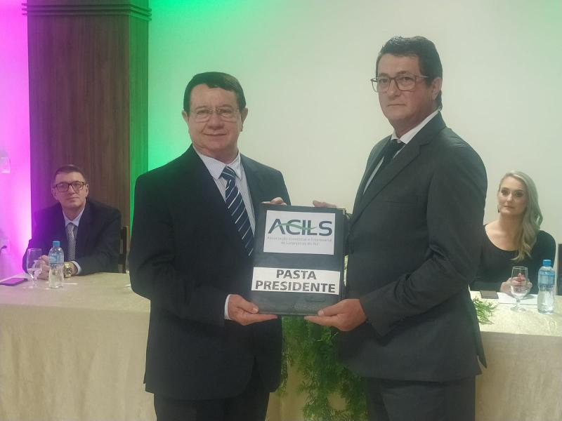Ivaldir Peracchi assume presidÃªncia da Acils