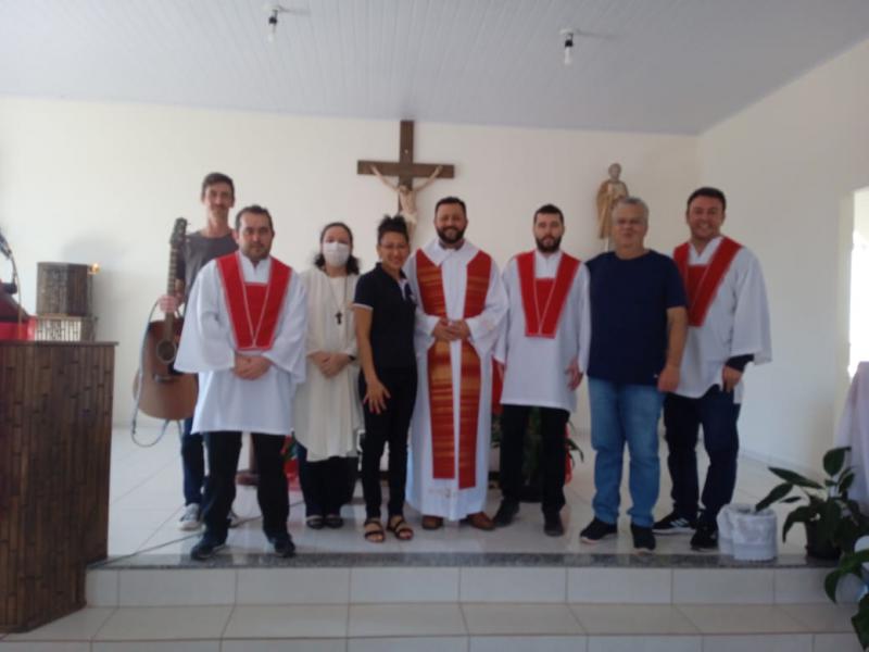 ParÃ³quia SantÂ´Ana celebrou SÃ£o Pedro e SÃ£o Paulo neste Domingo (03)