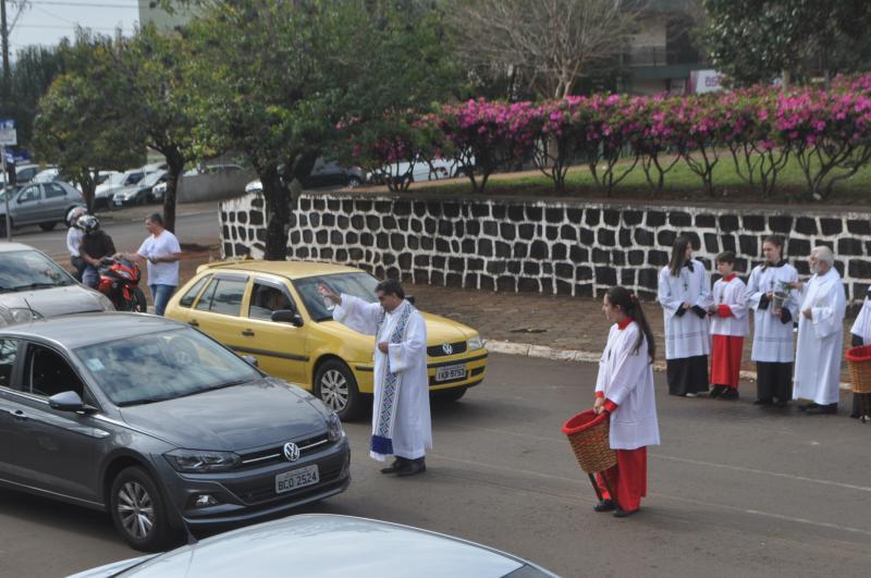 BenÃ§Ã£o dos carros na festa da Padroeira SantÂ´Ana acontecerÃ¡ nesta segunda (25)