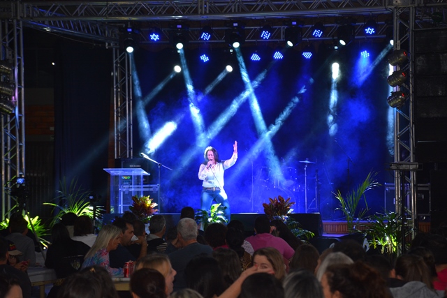 Categoria Sertaneja Regional empolga pÃºblico do Santâ€™Ana Fest