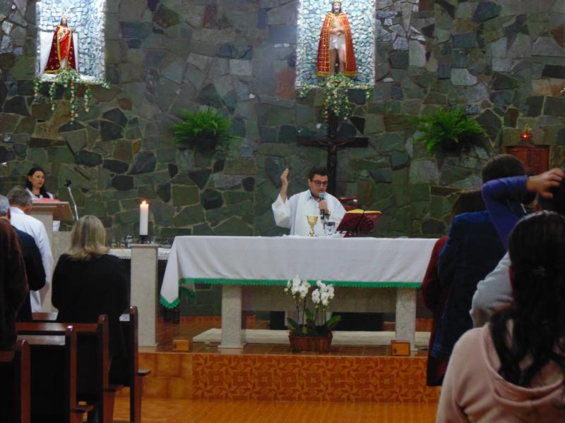 Aconteceu na noite desta sexta (05/08) o encerramento do TrÃ­duo em louvor ao Bom Jesus em Campo Mendes