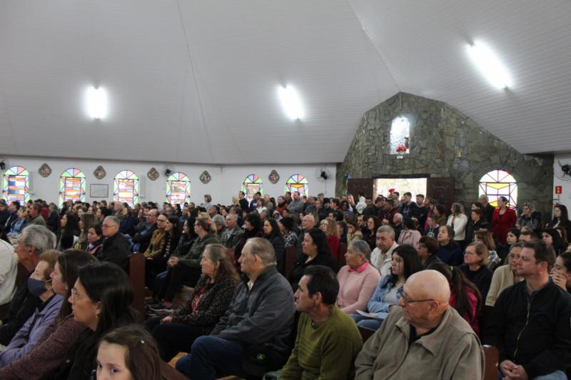 Missa de AÃ§Ã£o de GraÃ§as em louvor ao Bom Jesus em Campo Mendes foi presidida pelo Padre Paulo 