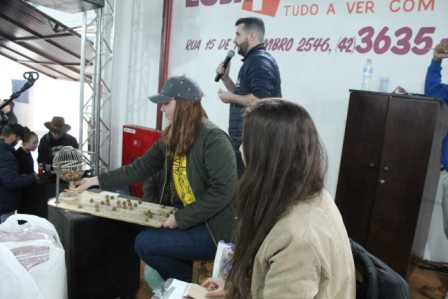  Bingo com PavilhÃ£o lotado movimentou a programaÃ§Ã£o festiva do Bom Jesus em Campo Mendes