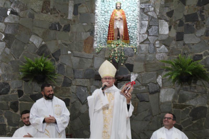 Bispo Dom Amilton Presidiu a Missa das CrianÃ§as em louvor ao Bom Jesus em Campo Mendes