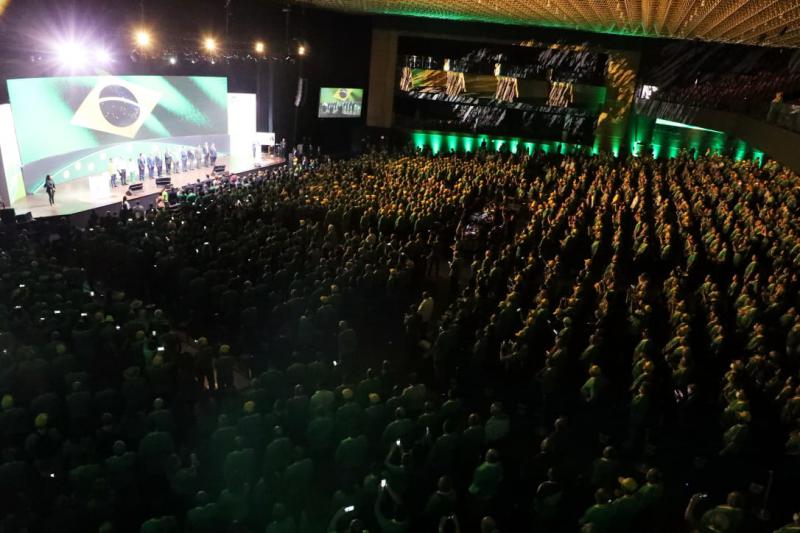 Em BrasÃ­lia, caravana do ParanÃ¡ participa de evento com Bolsonaro