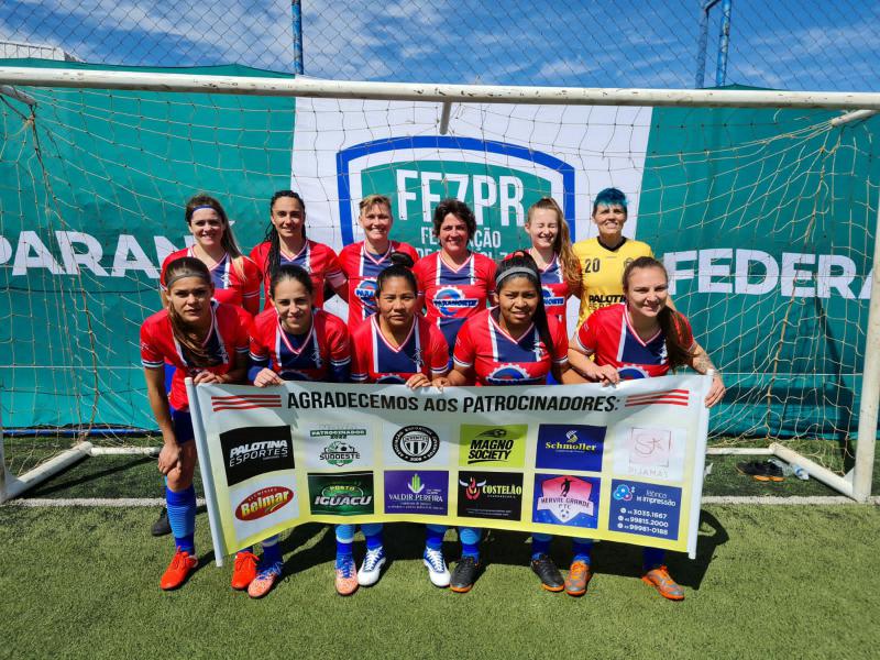 Erval Grande/Posto IguaÃ§u conquista o titulo do Paranaense de Futebol Sete Feminino em MaringÃ¡
