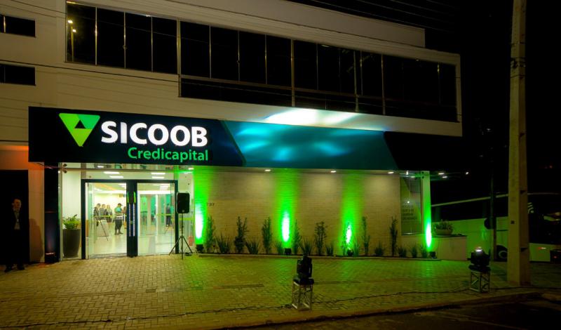 Sicoob Credicapital reinaugura ampla e moderna agÃªncia em Quedas do IguaÃ§u (PR)