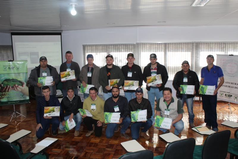Sindicato Rural de Laranjeiras promoveu curso com foco em tecnologias e aplicaÃ§Ã£o de agrotÃ³xicos 