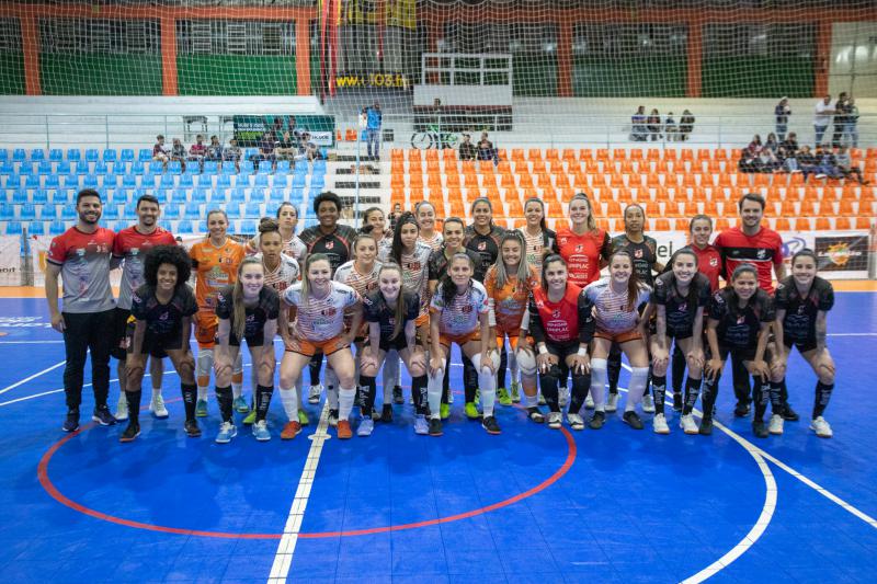 Em Festa de Gala do Futsal Feminino Leoas da Serra vencem o OperÃ¡rio Laranjeiras