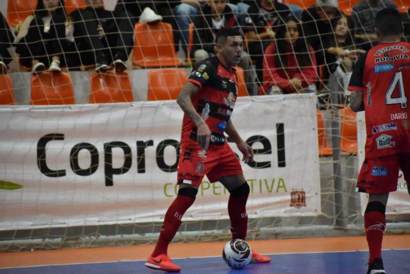 OperÃ¡rio Laranjeiras bate Palmas e permanece no G4 do Paranaense Chave Ouro