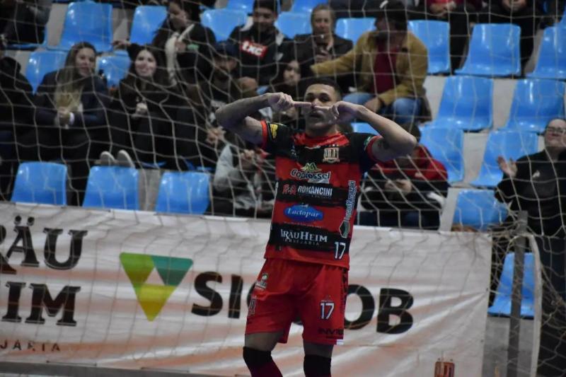 OperÃ¡rio Laranjeiras encara o Galo pelo Paranaense de Futsal Chave Ouro nesta Quarta (28)