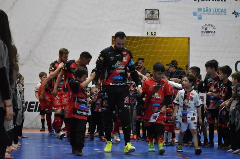 OperÃ¡rio Laranjeiras vence o MariÃ³polis e termina a 1Âª fase do Paranaense Chave Ouro no G4