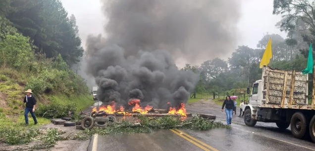 ParanÃ¡ tem 28 pontos de interdiÃ§Ã£o em protestos contra resultado das urnas apÃ³s derrota de Bolsonaro