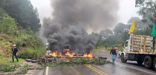 Paraná tem 28 pontos de interdição em protestos contra resultado das urnas após derrota de Bolsonaro