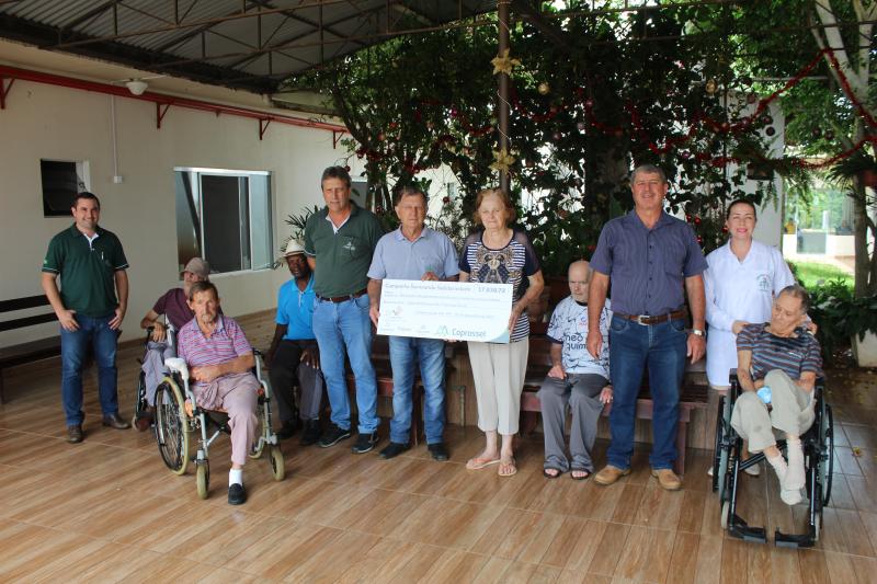 DoaÃ§Ãµes de cooperados Coprossel ajudam a Casa de Repouso SÃ£o Francisco Xavier  