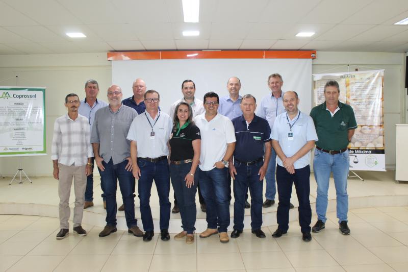 Coprossel e Sebrae apresentam projeto pioneiro no Brasil Ã  cooperativa Cooperja