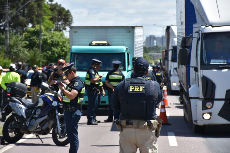 PRF lança a Operação Rodovida 22/23 no Paraná